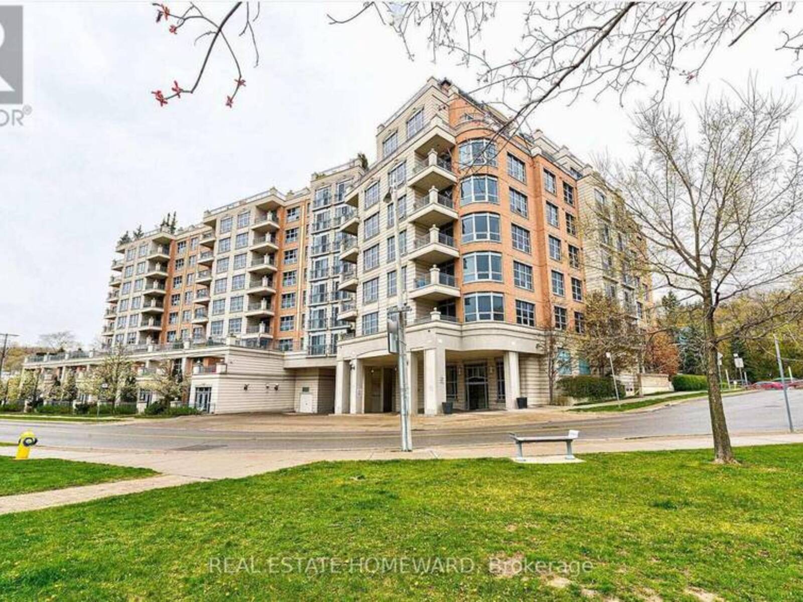 206 - 10 OLD YORK MILLS ROAD, Toronto, Ontario M2P 2G9