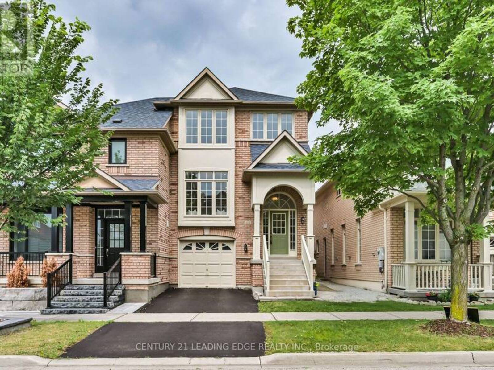 23 CRAWFORD STREET, Markham, Ontario L6C 2L4
