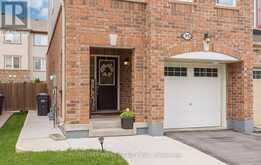 95 MCCLEAVE CRESCENT | Brampton Ontario | Slide Image Three