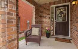 95 MCCLEAVE CRESCENT | Brampton Ontario | Slide Image Four