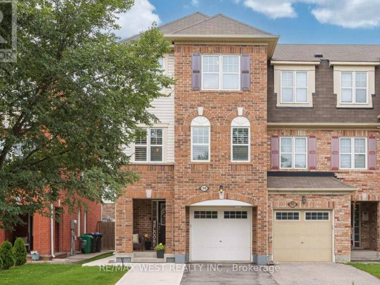 95 MCCLEAVE CRESCENT, Brampton, Ontario L6Y 4Y9