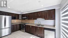 39 MANETT CRESCENT | Brampton Ontario | Slide Image Eleven