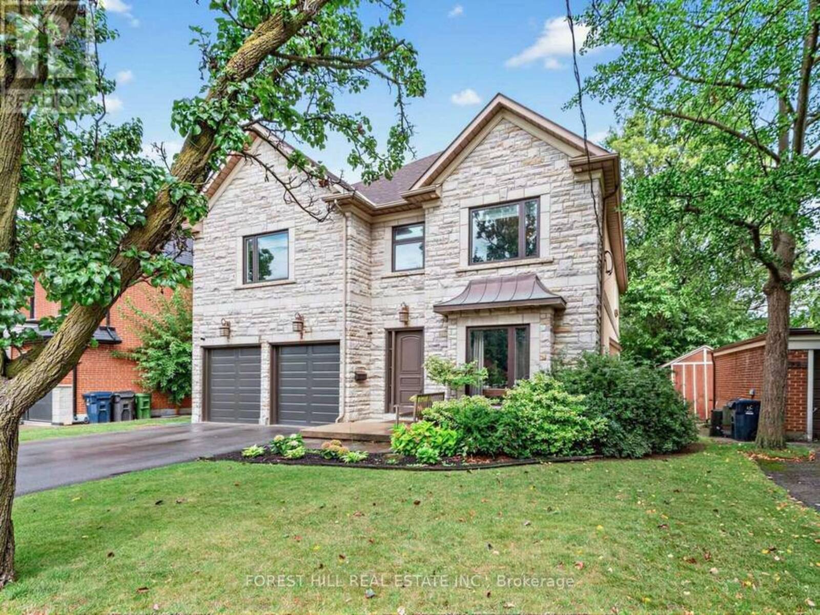 101 KING HIGH AVENUE, Toronto, Ontario M3H 3B3