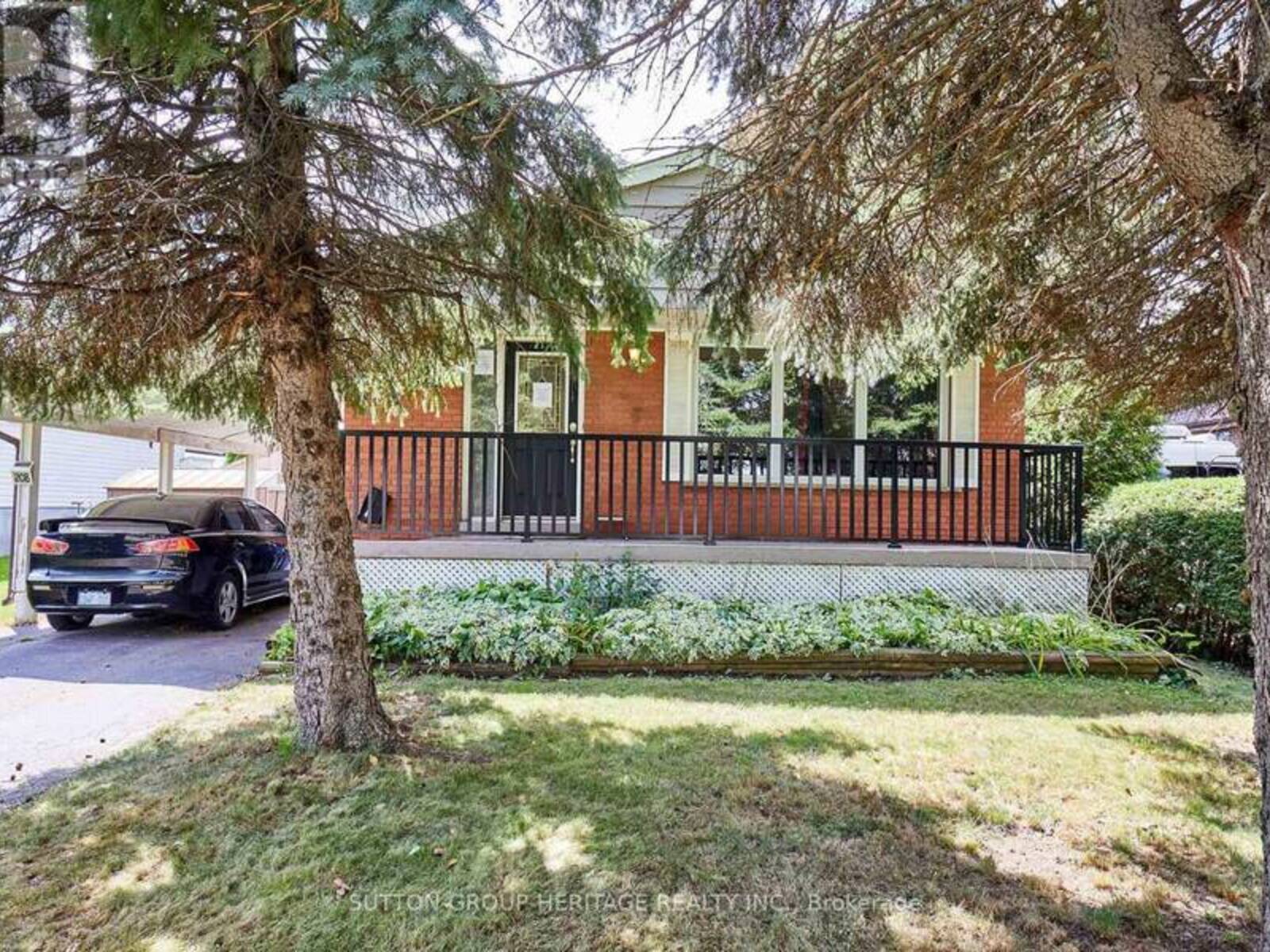 208 FAREWELL STREET, Oshawa, Ontario L1H 6L7