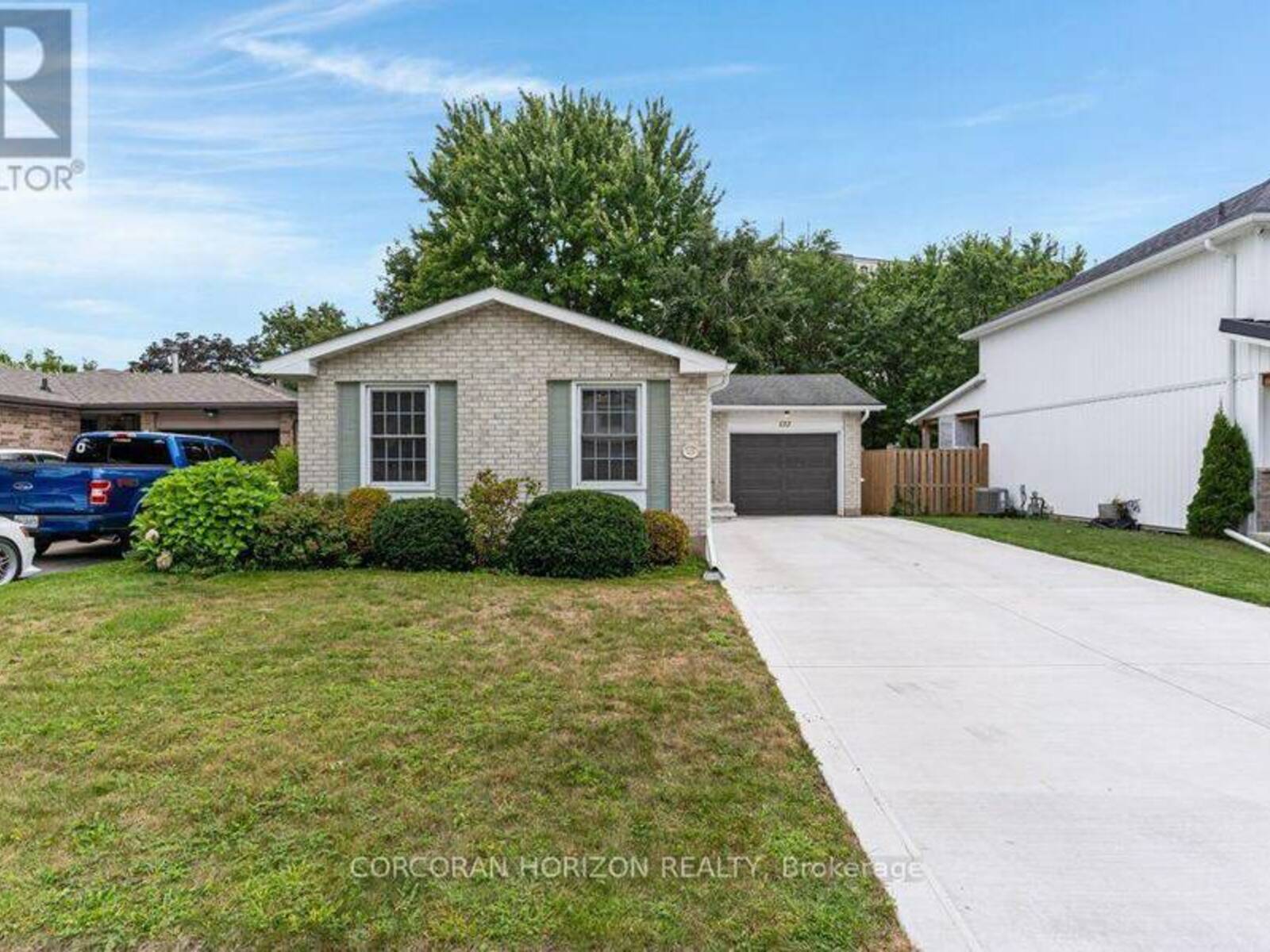 122 FOXRIDGE DRIVE, Cambridge, Ontario N3C 3M8