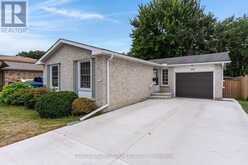 122 FOXRIDGE DRIVE | Cambridge Ontario | Slide Image Two