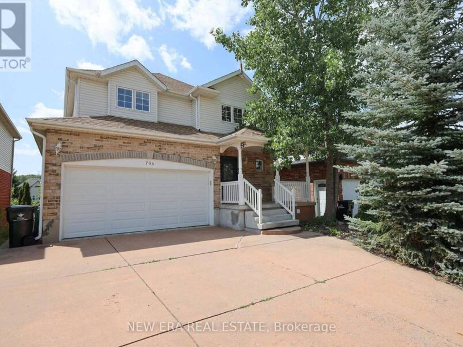 704 BRANDENBURG BOULEVARD, Waterloo, Ontario N2T 2V4