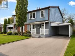 205 MAMMOTH HALL TRAIL Toronto Ontario, M1B 1S9