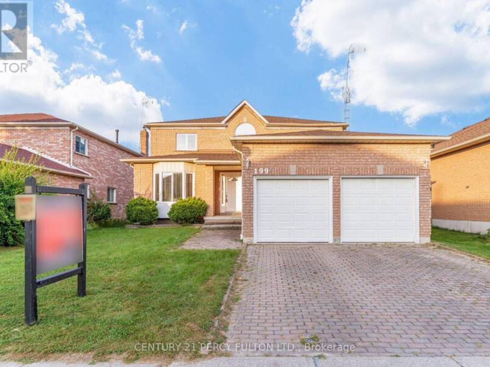 199 FALLINGBROOK STREET, Whitby, Ontario L1R 2B1