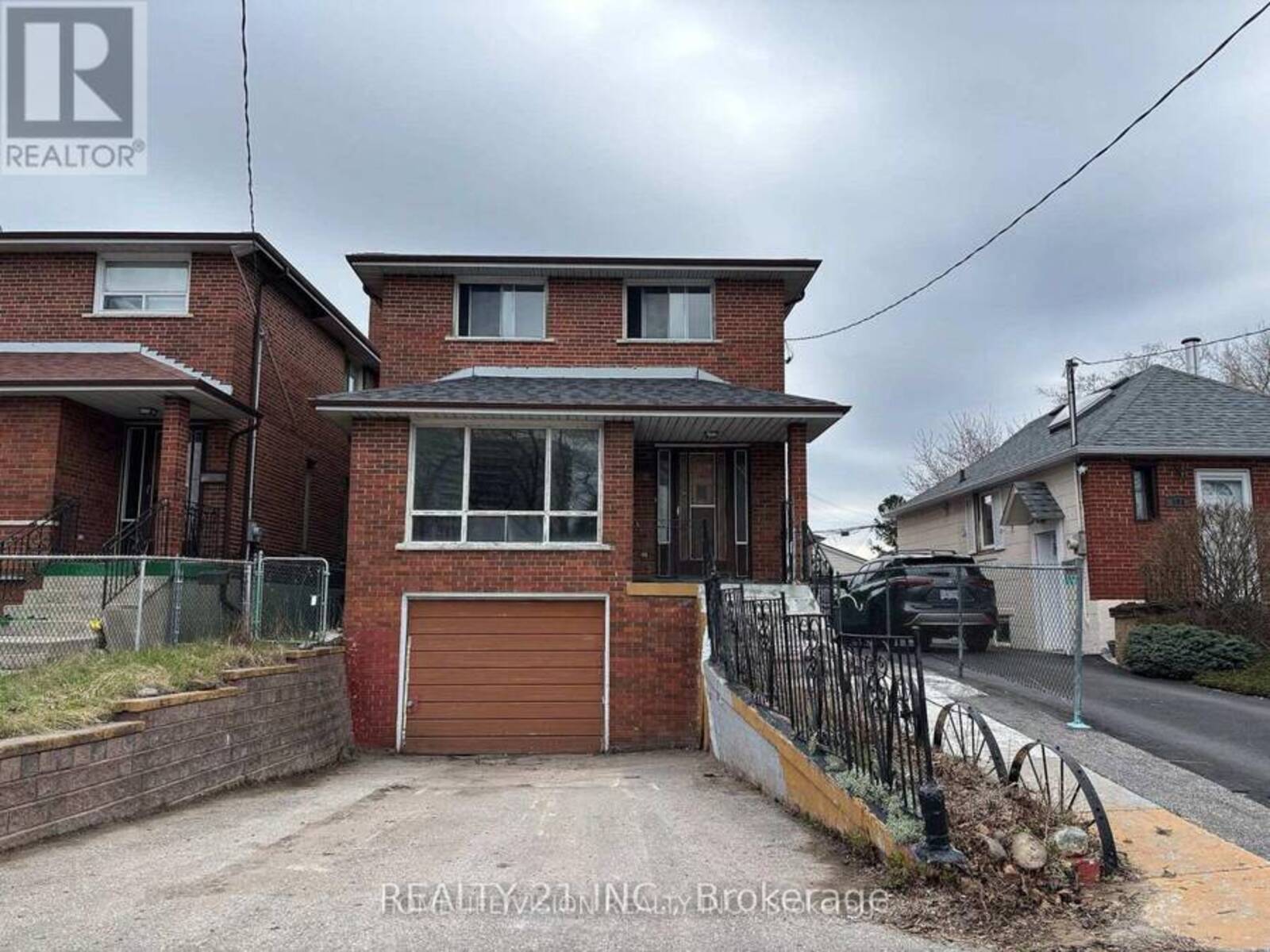 102 MAGNOLIA AVENUE, Toronto, Ontario M1K 3K6