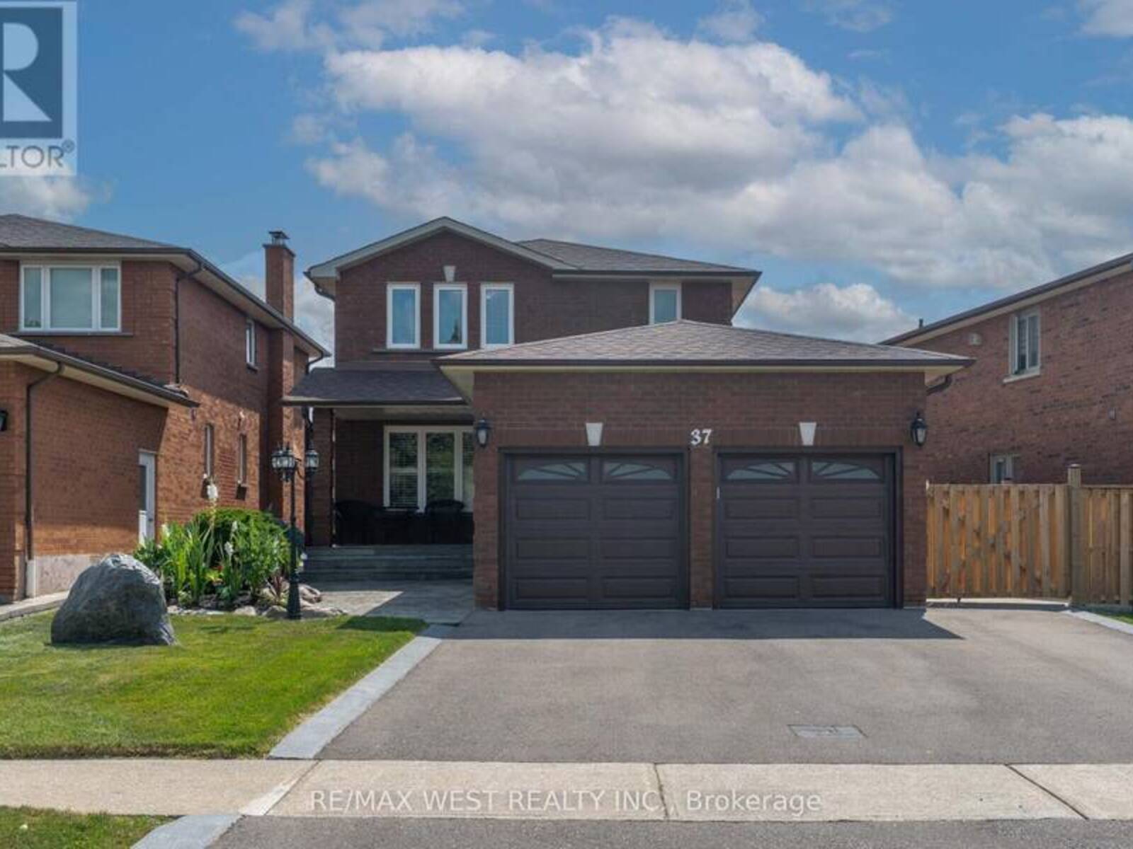 37 LIME DRIVE, Vaughan, Ontario L4L 5N3