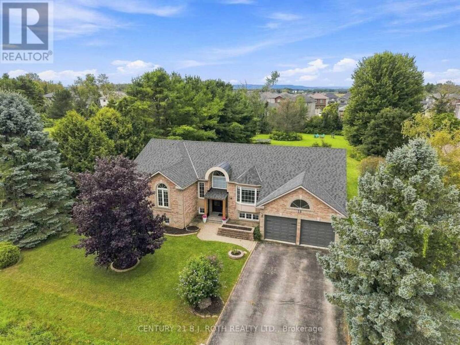 3 DEAN COURT, Wasaga Beach, Ontario L9Z 1J9
