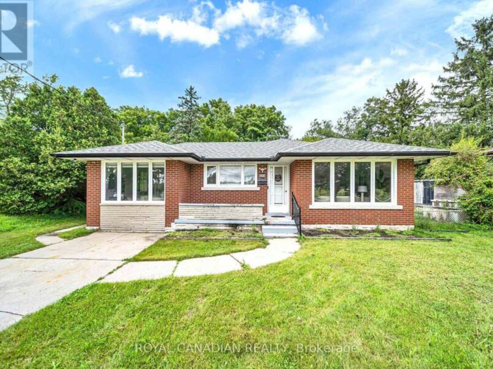 284 CEDAR CRESCENT, Cambridge, Ontario N1S 1X1