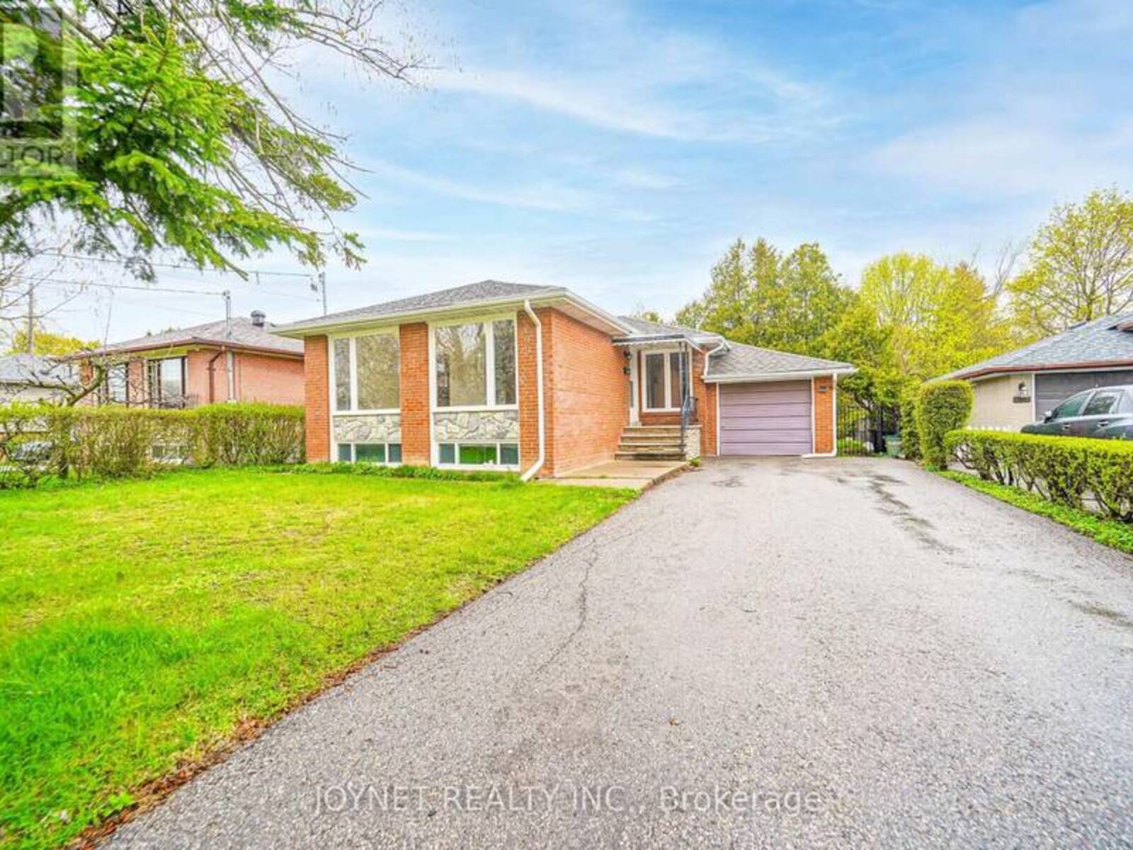 299 PALMER AVENUE, Richmond Hill, Ontario L4C 1P4