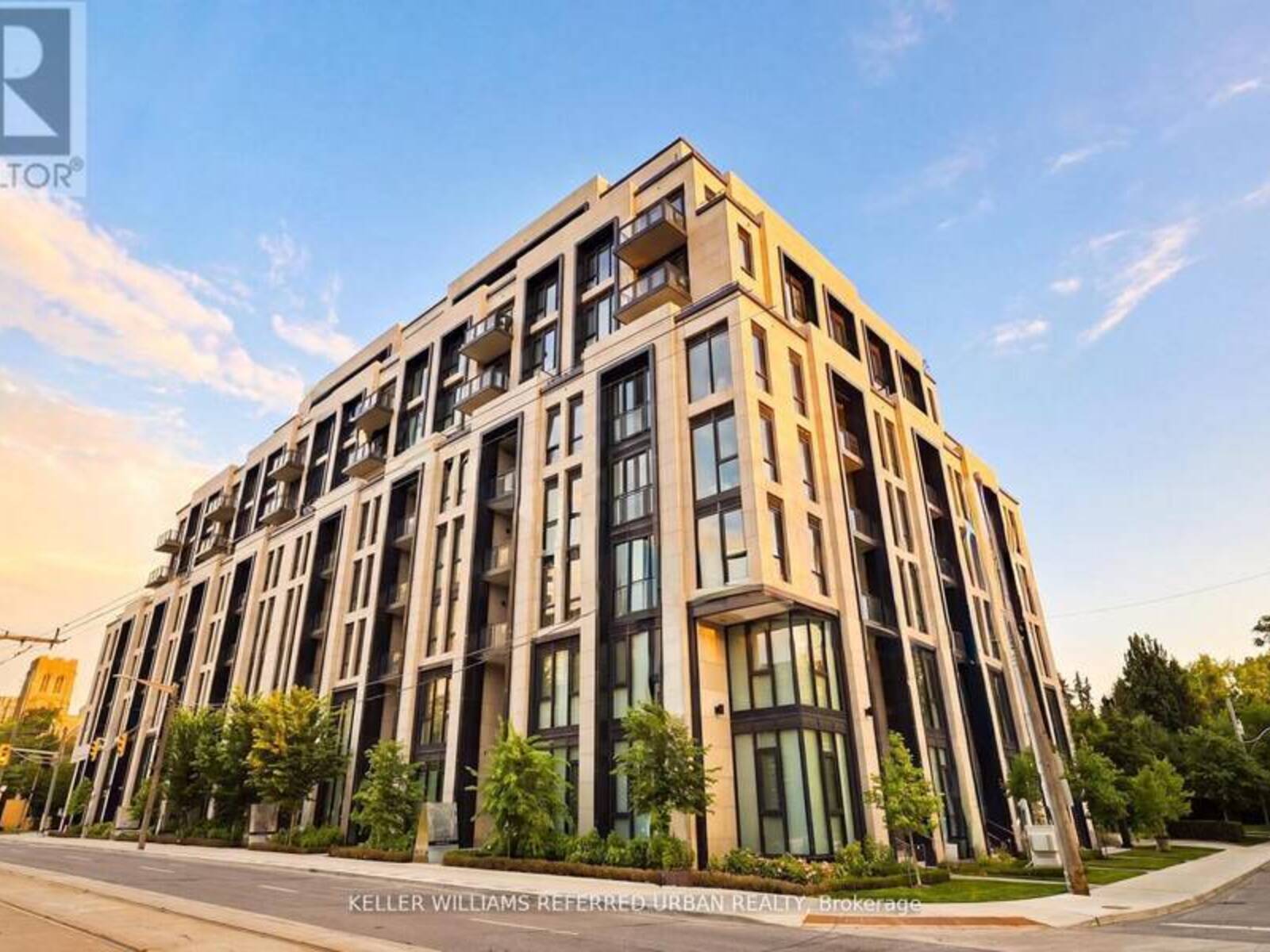 313 - 2 FOREST HILL ROAD, Toronto, Ontario M5V 0N9