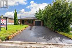 969 APPLEGROVE AVENUE | Oshawa Ontario | Slide Image Two