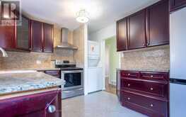 210 HARRYGAN CRESCENT | Richmond Hill Ontario | Slide Image Eleven