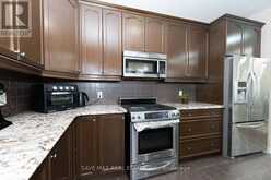 4 DONOMORE DRIVE | Brampton Ontario | Slide Image Eight