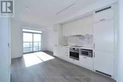 909 - 10 HONEYCRISP CRESCENT | Vaughan Ontario | Slide Image Twenty-one
