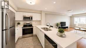 13 - 3975 EGLINTON AVENUE W | Mississauga Ontario | Slide Image Ten