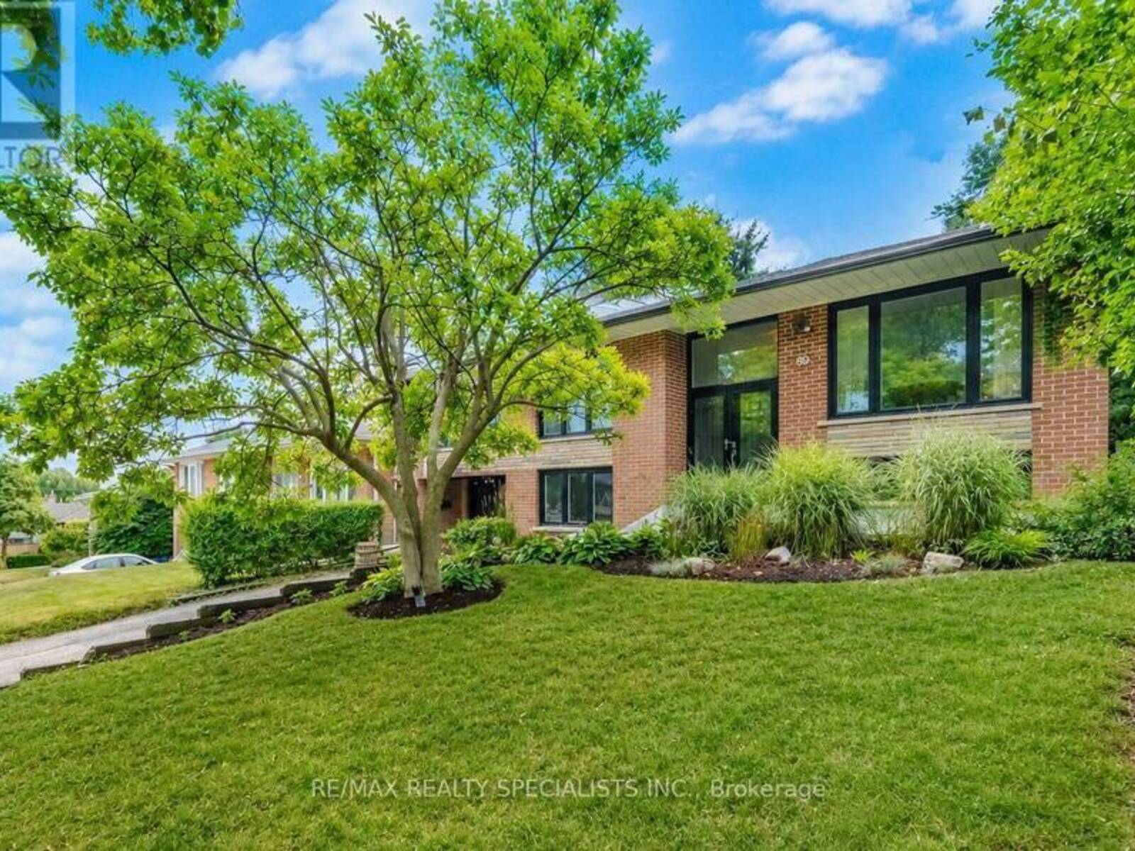 89 ALHART DRIVE, Toronto, Ontario M9V 2N6