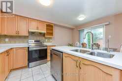 46 THUNDERBIRD TRAIL | Brampton Ontario | Slide Image Eight