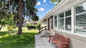14 WINLAW PLACE | Markham Ontario | Slide Image Three