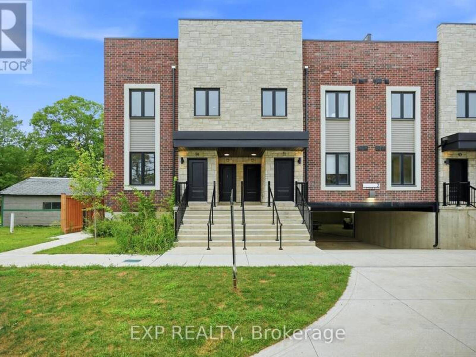 12 - 2 SLESSOR BOULEVARD, Grimsby, Ontario L3M 5J4