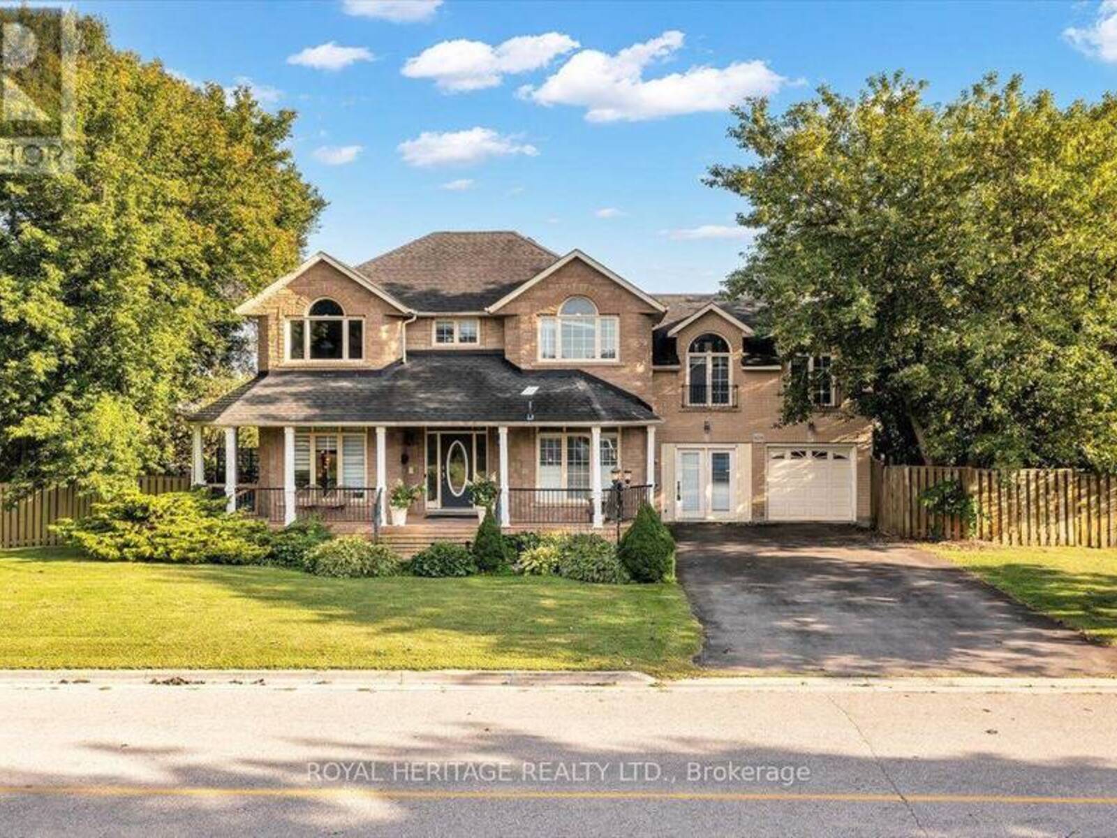 828 WILDFLOWER COURT, Oshawa, Ontario L1G 7Z4