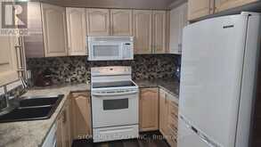 814 - 326 MAJOR MACKENZIE DRIVE E | Richmond Hill Ontario | Slide Image Four