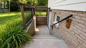 35 DAVIES CRESCENT | Barrie Ontario | Slide Image Two