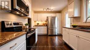 35 DAVIES CRESCENT | Barrie Ontario | Slide Image Nine