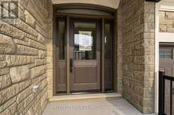8 HEART LAKE CIRCLE | King Ontario | Slide Image Two