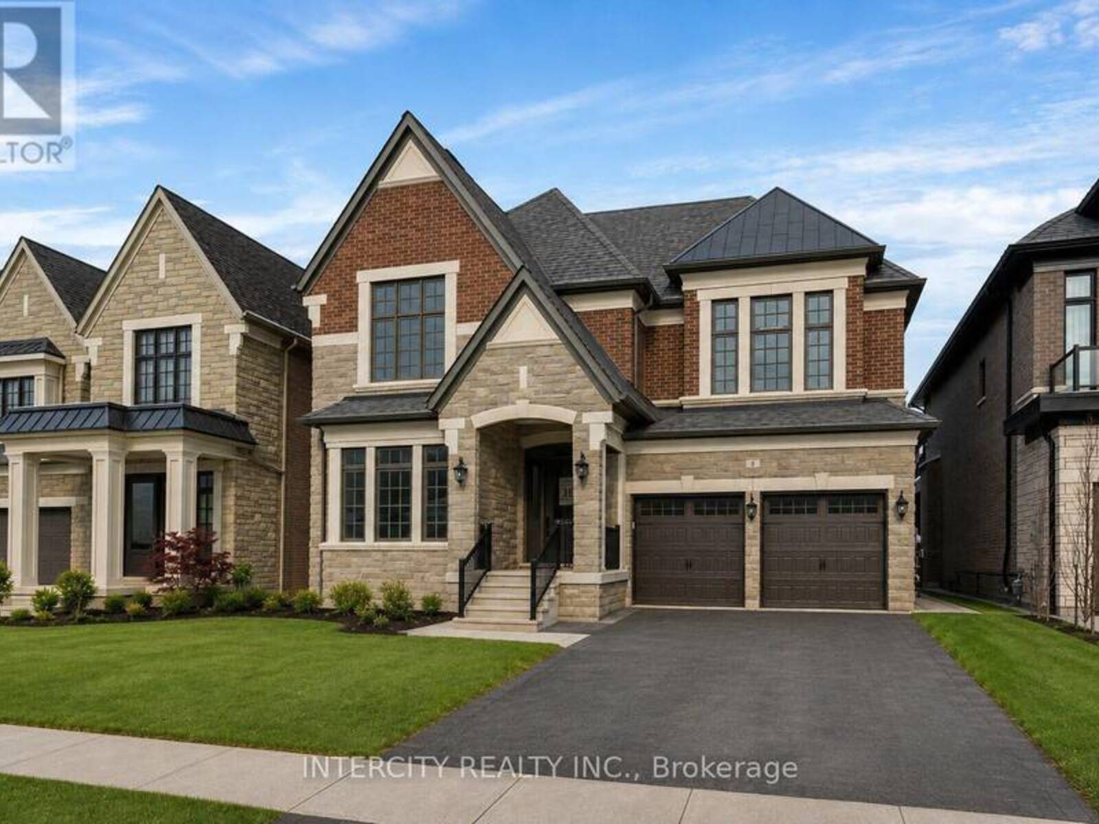 8 HEART LAKE CIRCLE, King, Ontario L7B 0T1