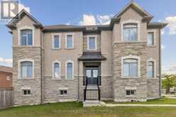 54 LEARY CRESCENT | Richmond Hill Ontario | Slide Image Three
