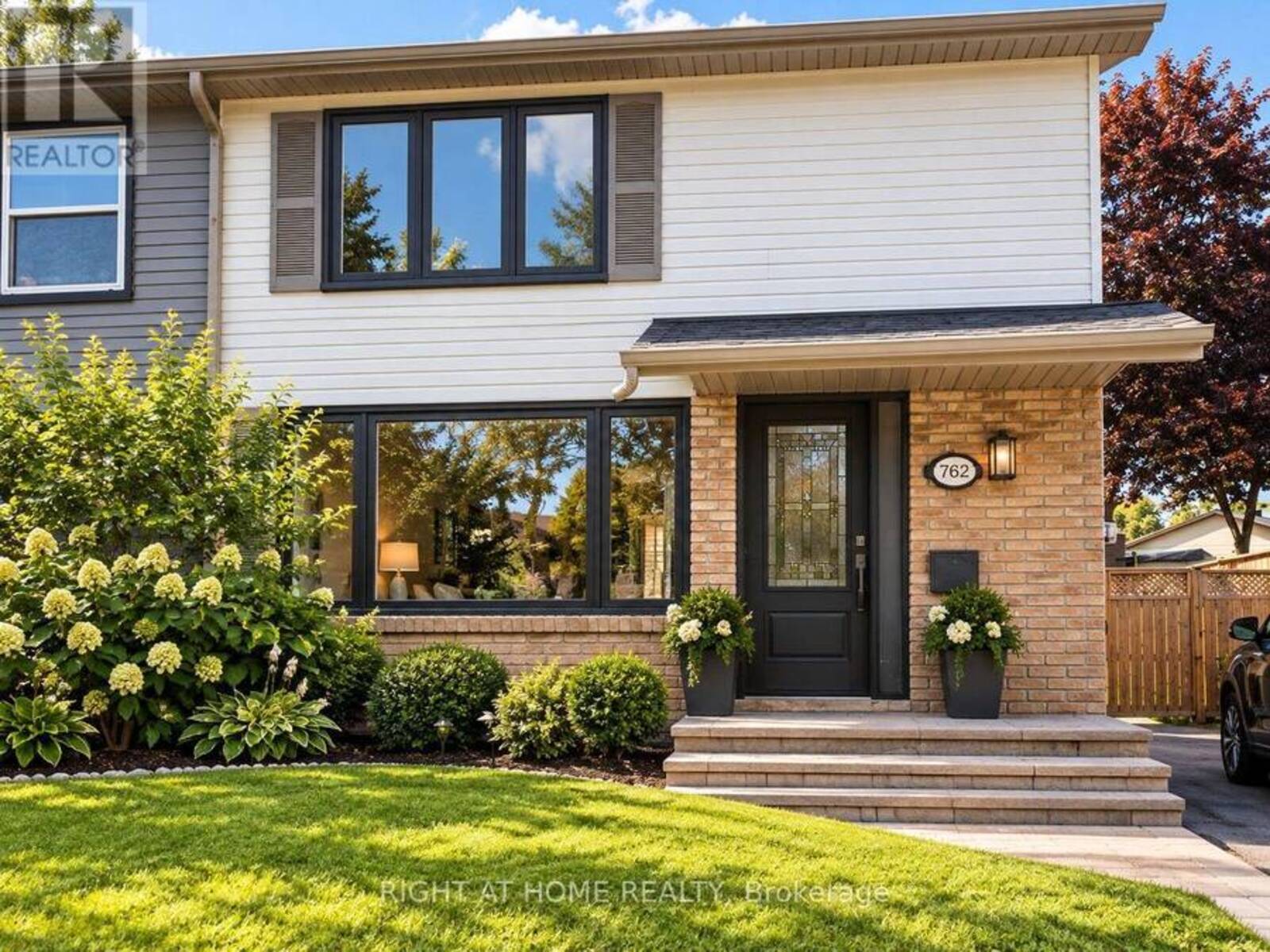 762 HILLCROFT STREET, Oshawa, Ontario L1G 7H6