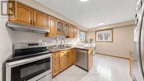 211 RISEBROUGH CIRCUIT | Markham Ontario | Slide Image Ten