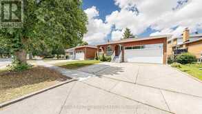 211 RISEBROUGH CIRCUIT | Markham Ontario | Slide Image Four