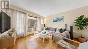 211 RISEBROUGH CIRCUIT | Markham Ontario | Slide Image Five