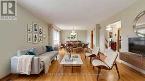 211 RISEBROUGH CIRCUIT | Markham Ontario | Slide Image Six
