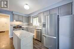 90 MOON DRIVE | Barrie Ontario | Slide Image Sixteen