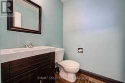 90 MOON DRIVE | Barrie Ontario | Slide Image Nine