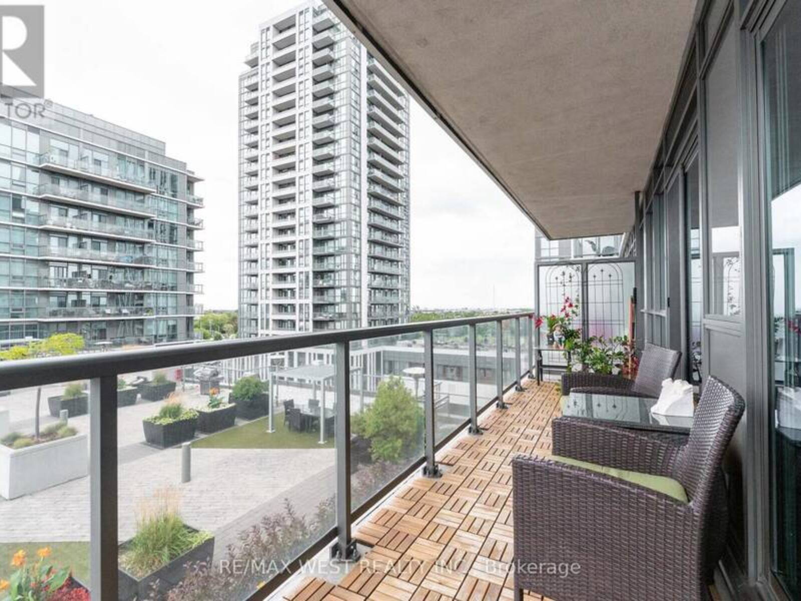 710 - 1185 THE QUEENSWAY, Toronto, Ontario M8Z 1R2