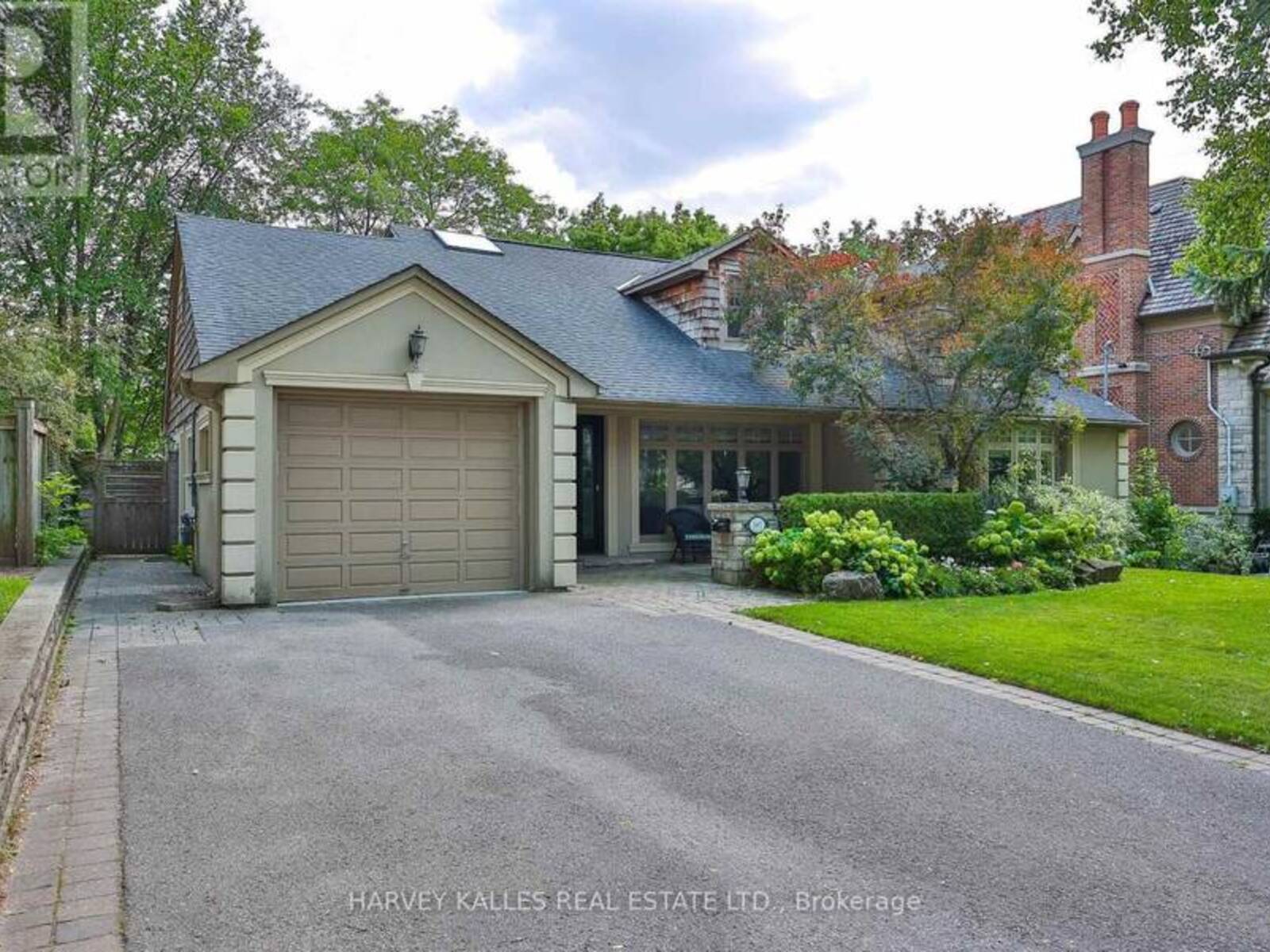 107 STRATFORD CRESCENT, Toronto, Ontario M4N 1C7