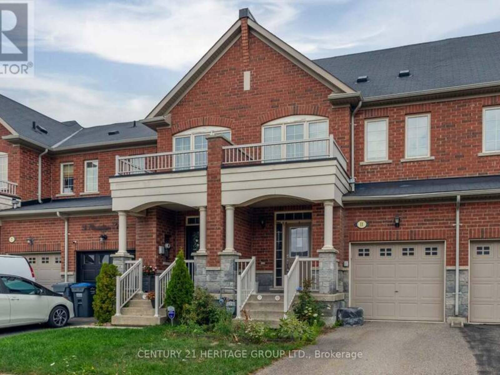 11 PENDULUM CIRCLE, Brampton, Ontario L6R 3N5