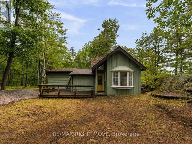 1 - 1041 1700 ROAD Gravenhurst Ontario, P0E 1G0 - 3 Bedrooms Waterfront Home For sale