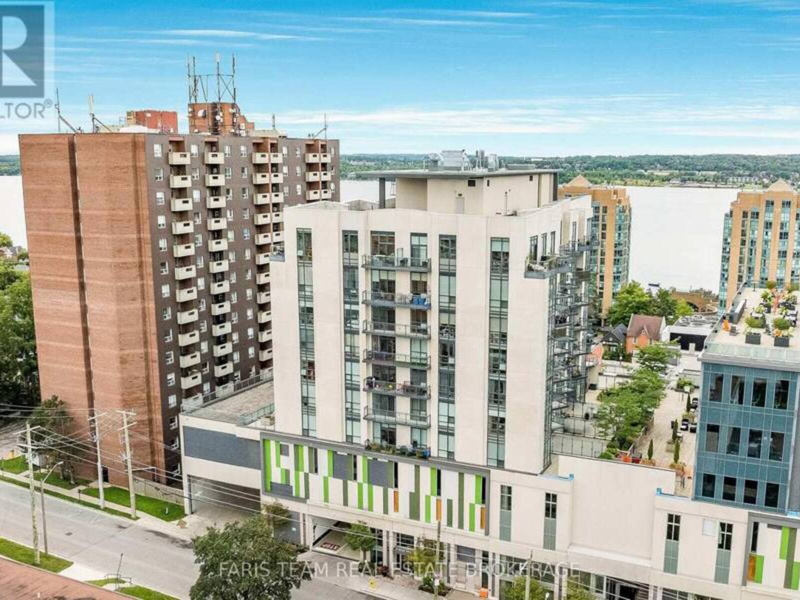 PH7 - 111 WORSLEY STREET, Barrie, Ontario L4M 5R5