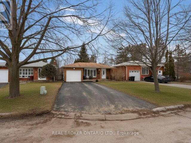 15 BUCHANAN STREET Barrie Ontario, L4M 6B7 - 3 Bedrooms Home For Sale