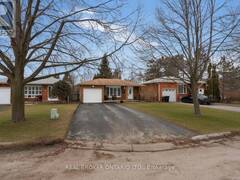 15 BUCHANAN STREET Barrie Ontario, L4M 6B7