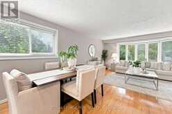 101 HILL DRIVE | Aurora Ontario | Slide Image Fourteen